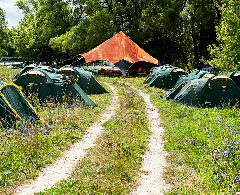 Зуша. 12 июня праздничный сплав на байдарках. Палатки, фото 3